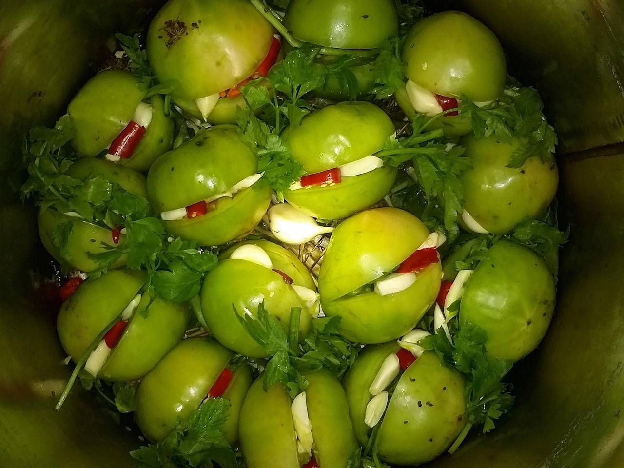 Зеленые маринованные помидоры на зиму - очень вкусные рецепты!