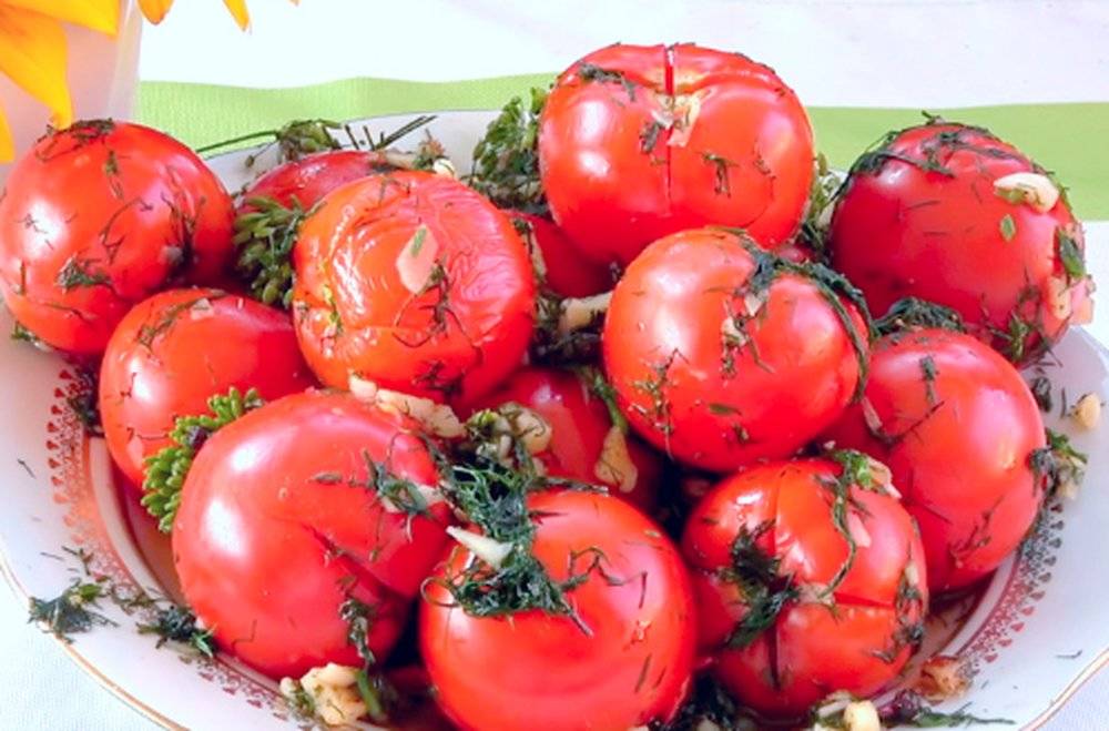 Как приготовить вкусные помидоры, малосольные с чесноком, укропом
