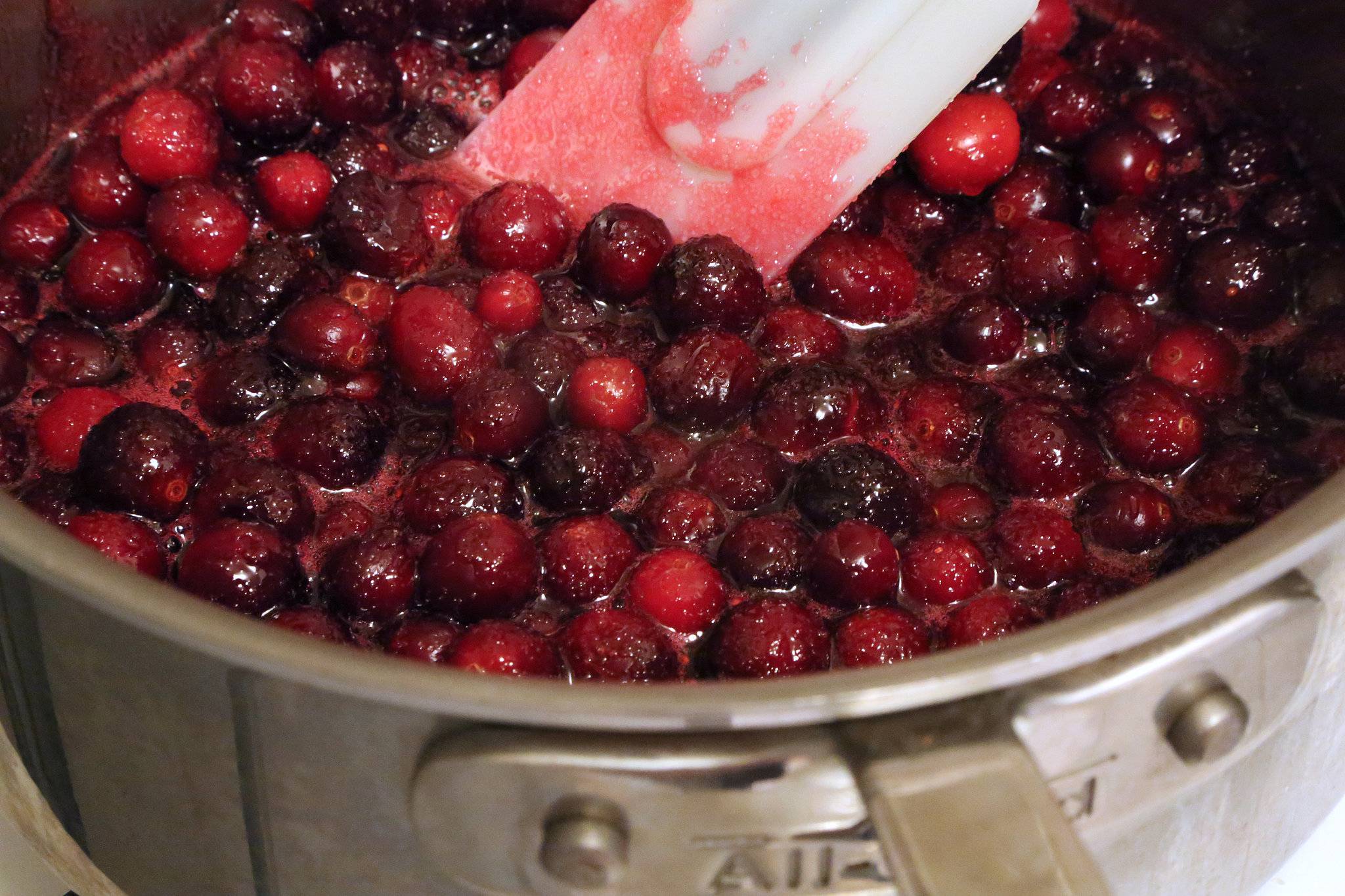 Брусничный морс: рецепт из замороженных ягод на зиму, с фото и видео
