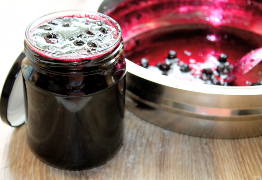Варенье из черноплодной рябины на зиму: рецепты, особенности приготовления (+отзывы)