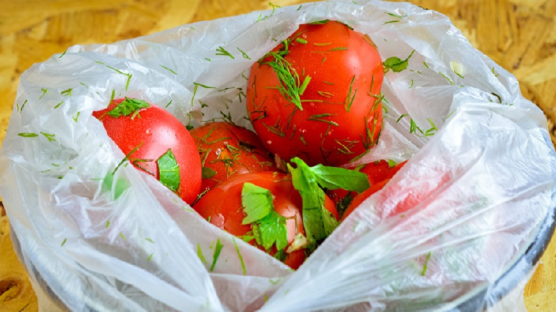 Малосольные помидоры — 8 рецептов быстрого приготовления