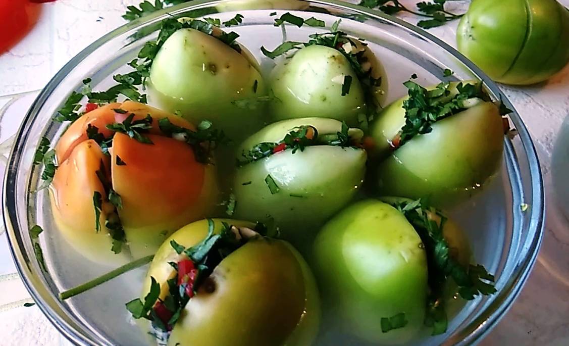 Рецепты квашеных зеленых помидоров быстрого приготовления на зиму в банках и кастрюле