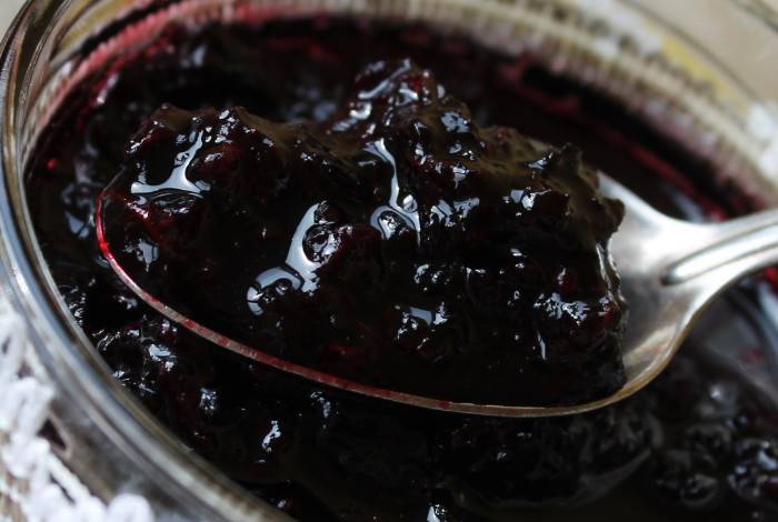 Варенья и джемы из черной смородины – 9 классических рецептов