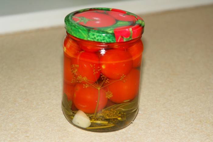 Вздулись банки с помидорами: что делать, как спасти консервацию, правила хранения
