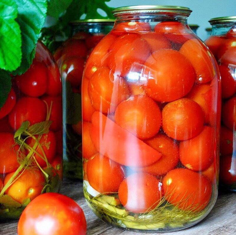 Маринованные помидоры с чесноком внутри в литровых банках на зиму - 5 рецептов с фото пошагово