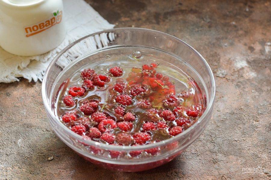 Компот из малины - как сварить из свежих или замороженных ягод по рецептам и законсервировать на зиму