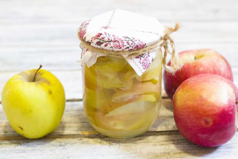 Маринованные яблоки в банке: топ 10 рецептов на зиму в домашних условиях с фото и видео